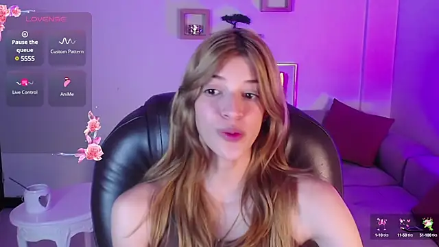 Snapshot of Nora_Vennucci chatting on 02.19.25 Nora Vennucci online show from 02.19.25