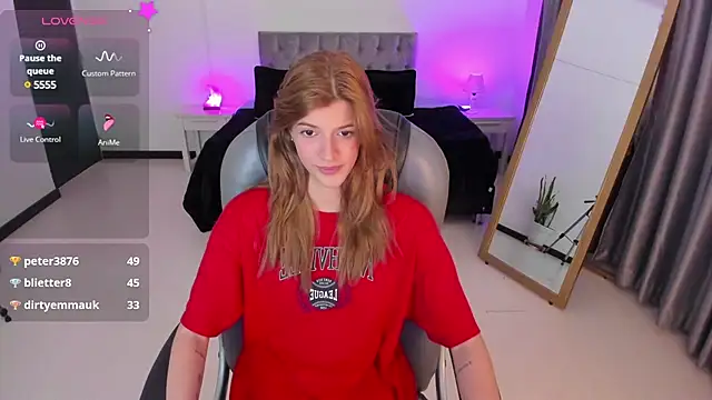 Snapshot of Nora_Vennucci chatting on 03.16.25 Nora Vennucci online show from 03.16.25