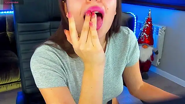 LanaRhoades s online show from 12.12.24