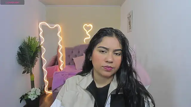 Snapshot of kendra_tay chatting on 02.04.25 kendra tay online show from 02.04.25