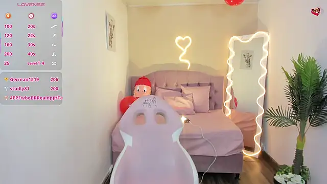 Snapshot of kendra_tay chatting on 02.17.25 kendra tay online show from 02.17.25