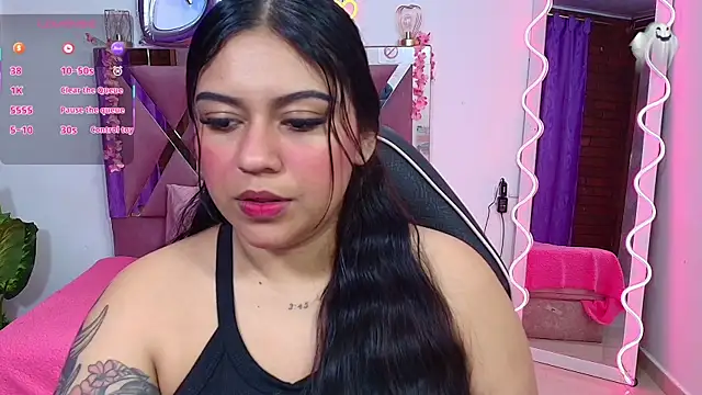 Snapshot of kendra_tay chatting on 11.08.25 kendra tay online show from 11.08.25