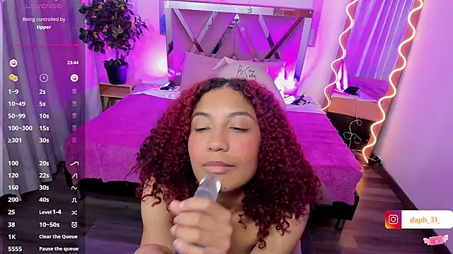 Daphnne tay online show from 02.26.25