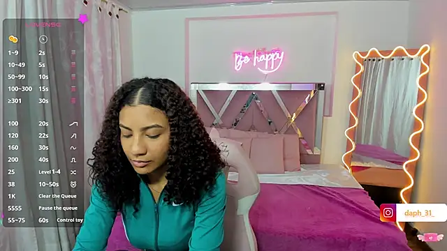 Daphnne tay online show from 03.20.25