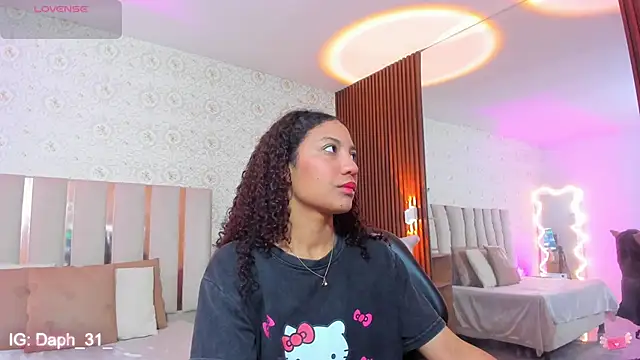 Daphnne tay online show from 10.10.25