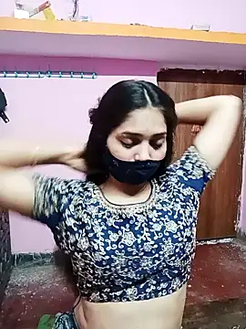 Snapshot of Cute-Simmi chatting on 12.18.24 Cute-Simmi online show from 12.18.24