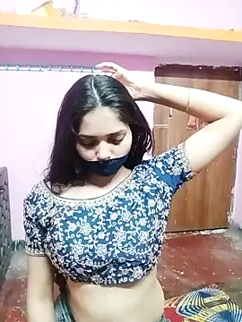 Snapshot of Cute-Simmi chatting on 12.27.24 Cute-Simmi online show from 12.27.24