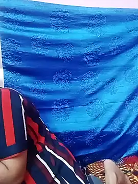 Snapshot of Cute-Simmi chatting on 02.01.25 Cute-Simmi online show from 02.01.25