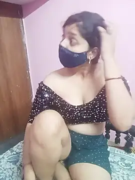 Snapshot of Cute-Simmi chatting on 09.24.25 Cute-Simmi online show from 09.24.25