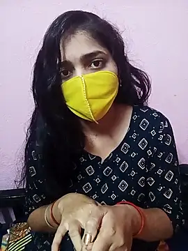 Snapshot of Cute-Simmi chatting on 12.20.25 Cute-Simmi online show from 12.20.25