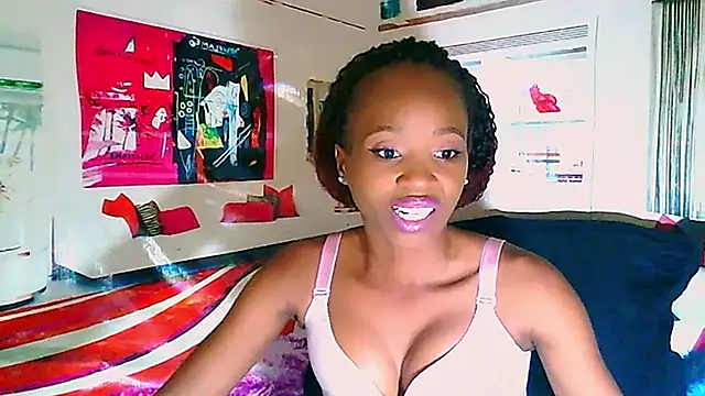 Snapshot of EbonyCreamy69 chatting on 12.11.24 EbonyCreamy69 online show from 12.11.24