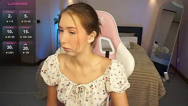 LinaSiren online show from 12.16.24