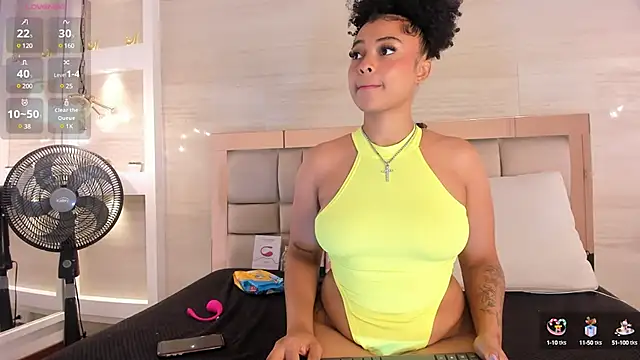 Snapshot of pamela_west chatting on 03.10.25 pamela west online show from 03.10.25