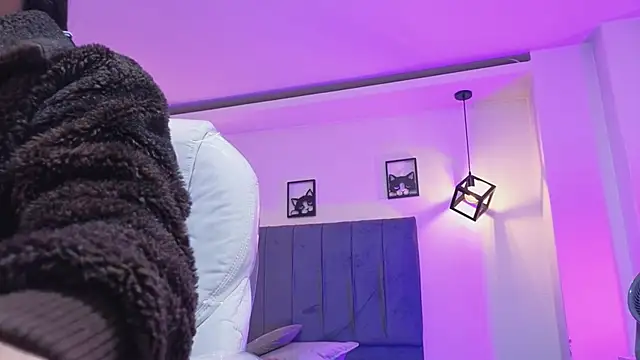 Amy Kiitty  online show from 04.18.26