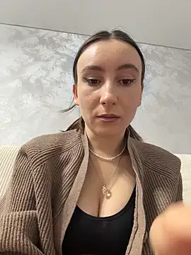 viviandaimond1 online show from 12.17.25