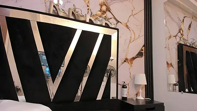 Snapshot of KarinaSimonz chatting on 02.12.26 KarinaSimonz online show from 02.12.26