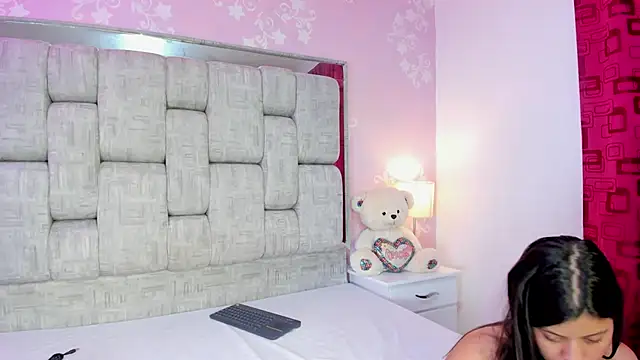 Snapshot of KarinaSimonz chatting on 03.11.26 KarinaSimonz online show from 03.11.26