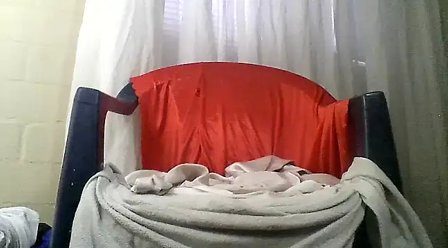 straichathot 08 online show from 02.17.25