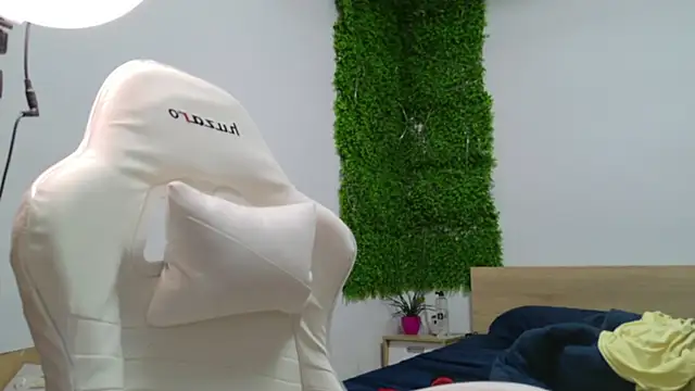 Snapshot of Lorennameliyy chatting on 03.22.25 Lorennameliyy online show from 03.22.25