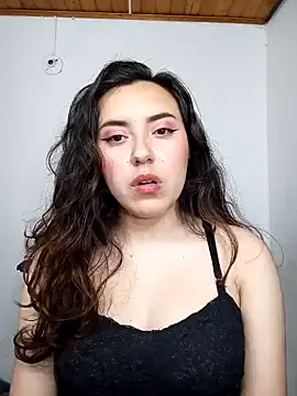 Emi chik online show from 12.05.24