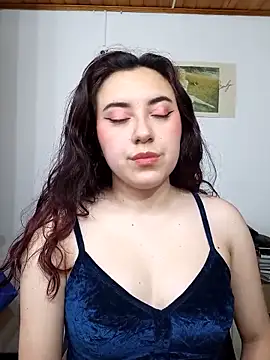 Emi chik online show from 03.22.25