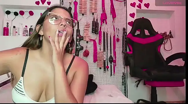 Snapshot of Megaan_Greey chatting on 03.04.25 Megaan Greey online show from 03.04.25