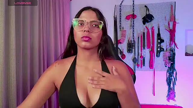 Snapshot of Megaan_Greey chatting on 10.11.25 Megaan Greey online show from 10.11.25