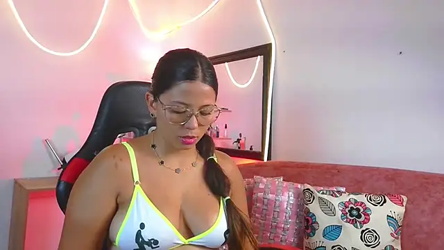 Megaan Greey online show from 07.11.26
