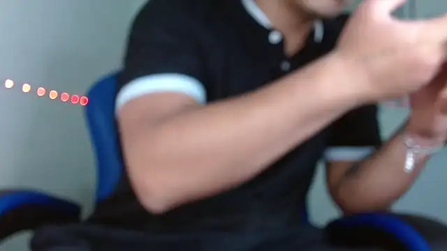 Snapshot of SexyBoy-Bigclit chatting on 11.04.25 SexyBoy-Bigclit online show from 11.04.25