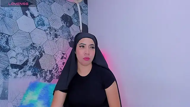 Snapshot of Sweet_hot_mia chatting on 01.25.25 Sweet hot mia online show from 01.25.25