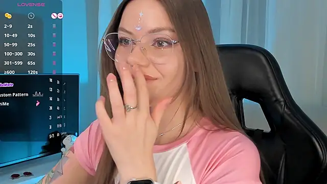 Marta May  online show from 12.12.24