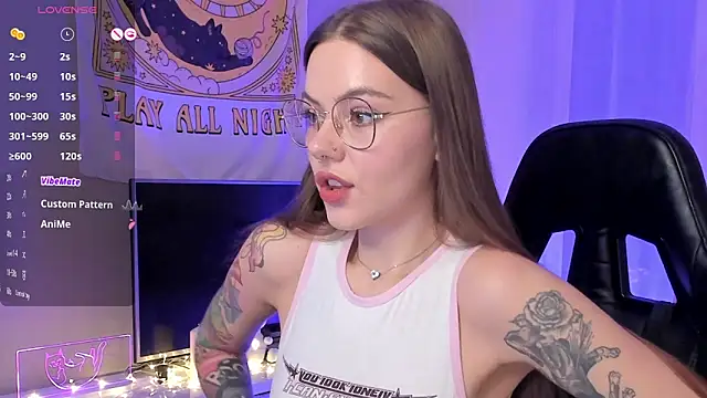 Marta May  online show from 01.28.25