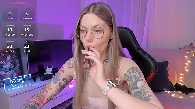 Marta May  online show from 10.10.25