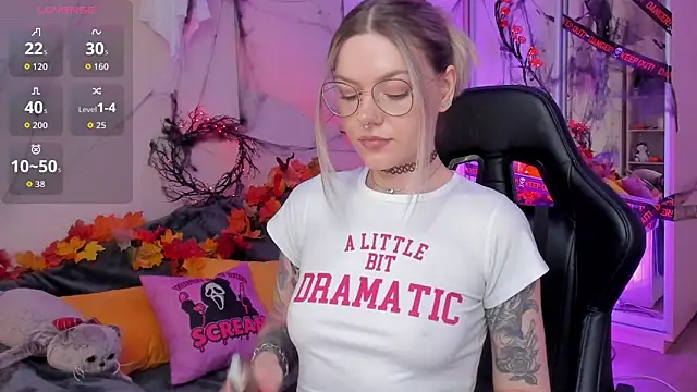 Marta May  online show from 11.02.25