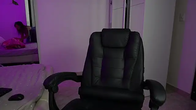 tammylee  online show from 10.15.25