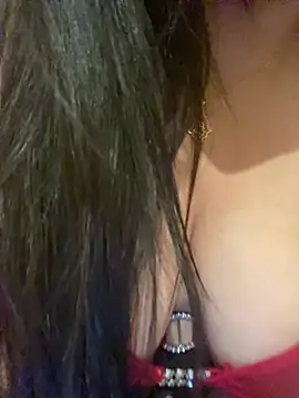 Snapshot of Cameelia chatting on 11.16.25 Cameelia online show from 11.16.25