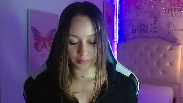 Ivyy Crystal online show from 02.28.25