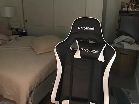 explosivekitty69 online show from 09.29.25