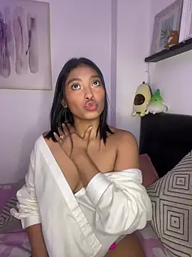 Isabella fasilier online show from 02.07.25