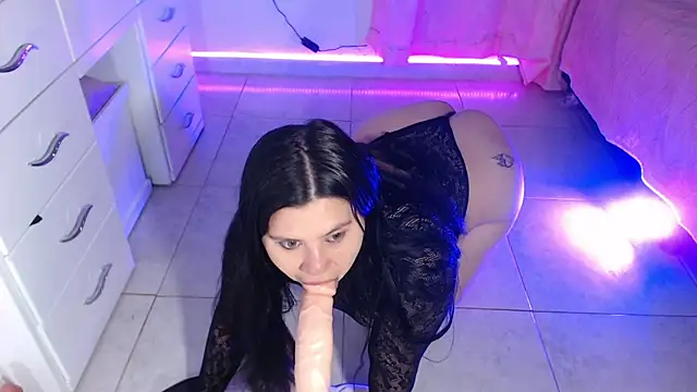 Snapshot of April_sexycurvi chatting on 02.16.26 April sexycurvi online show from 02.16.26