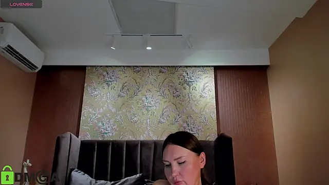 Snapshot of EmmaSparky chatting on 01.31.25 EmmaSparky online show from 01.31.25