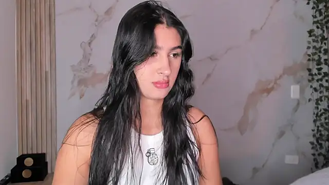 Snapshot of Ashley_Evans18 chatting on 09.18.25 Ashley Evans18 online show from 09.18.25