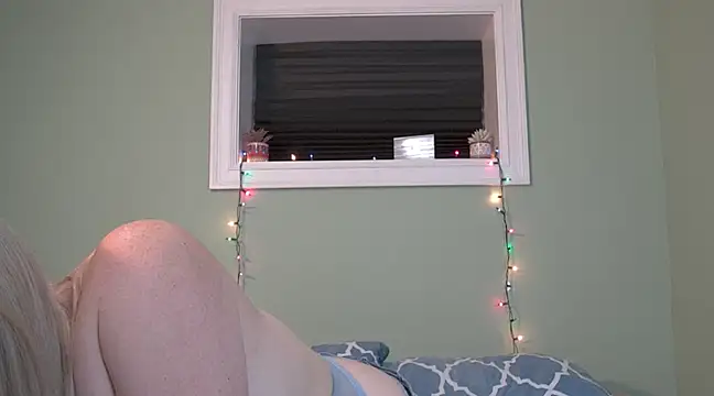 SummerLovingXoXo online show from 12.05.24