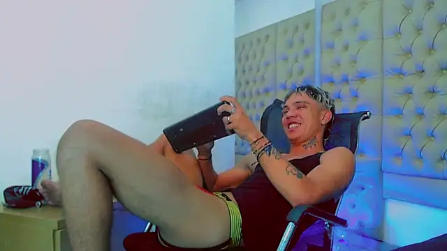 Snapshot of HannibalLester chatting on 02.02.25 HannibalLester online show from 02.02.25