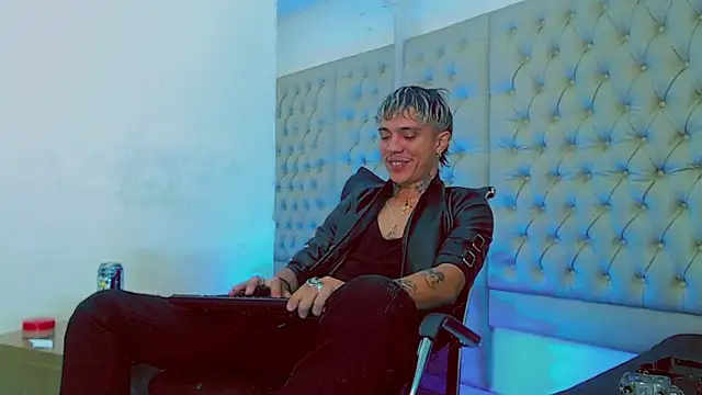 Snapshot of HannibalLester chatting on 02.05.25 HannibalLester online show from 02.05.25