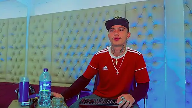 Snapshot of HannibalLester chatting on 02.06.25 HannibalLester online show from 02.06.25