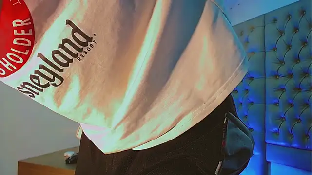 Snapshot of HannibalLester chatting on 02.11.25 HannibalLester online show from 02.11.25