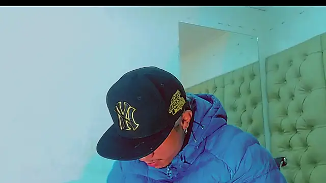 Snapshot of HannibalLester chatting on 02.16.25 HannibalLester online show from 02.16.25