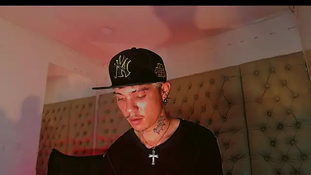 Snapshot of HannibalLester chatting on 02.16.25 HannibalLester online show from 02.16.25