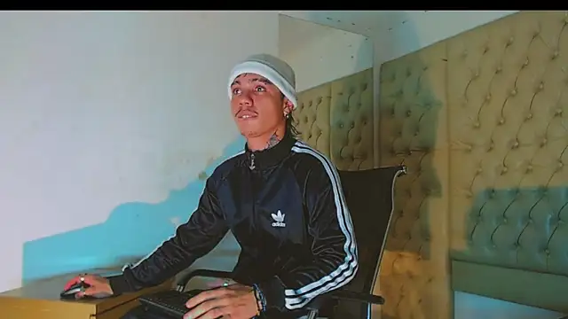 Snapshot of HannibalLester chatting on 02.20.25 HannibalLester online show from 02.20.25